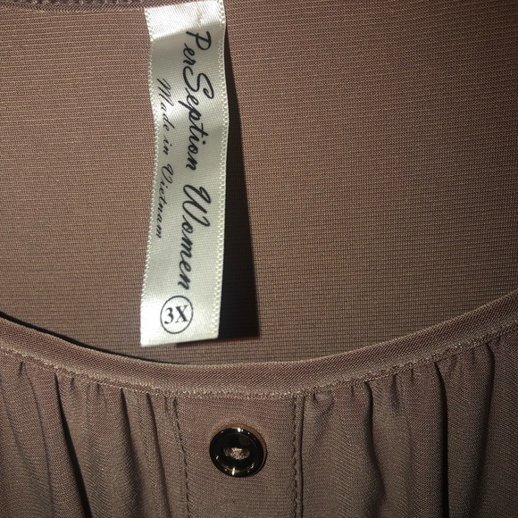 Tan top with gold buttons - Picture 2 of 2